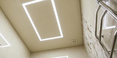 Потолок световые линии ванная 6 кв.м